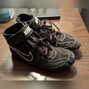 Nike wrestling shoes
